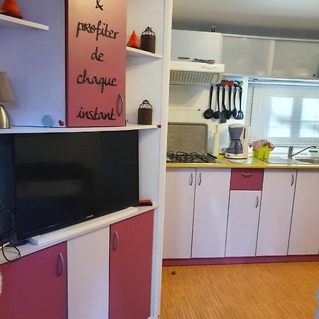 Rose 27 Hotel Aups Eksteriør billede